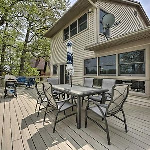Pet-Friendly Grass Lake Retreat With Game Room! Exterior photo