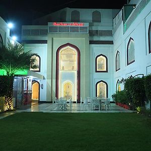 Hotel Darbar-E-Khas A Member Of Crimson Hotels Bareilly Exterior photo