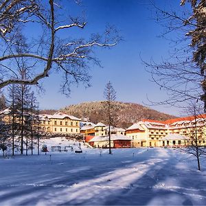 Erzsebet Park Hotel Parad Exterior photo