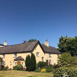 Oakenholt Farm Bed And Breakfast Flint Exterior photo