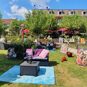 Logis Hotel Hostellerie Saint-Jacques Exterior photo