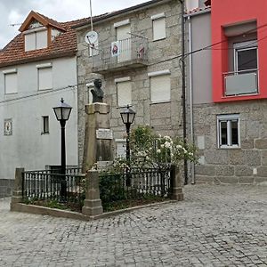 Casa Do Pelourinho - T0 Villa Loriga Exterior photo