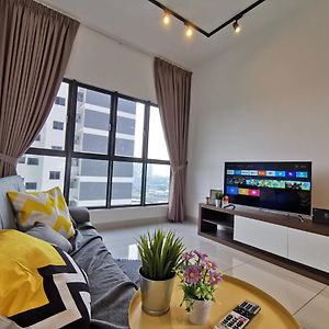 1 Traders Garden 1Br Pool View With Hispeed Internet Netflix Apartment Cheras Exterior photo