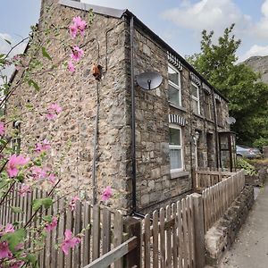 Minafon Villa Oswestry Exterior photo