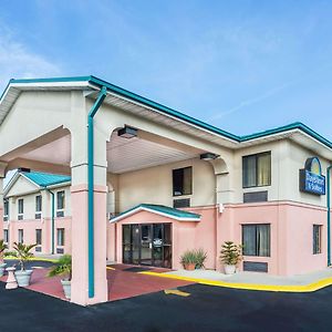 Days Inn By Wyndham Panama City/Callaway Exterior photo