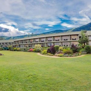 Hunas Falls Hotel Kandy Exterior photo