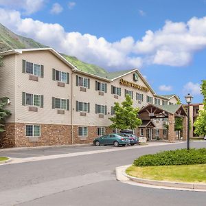 Quality Inn & Suites On The River Glenwood Springs Exterior photo