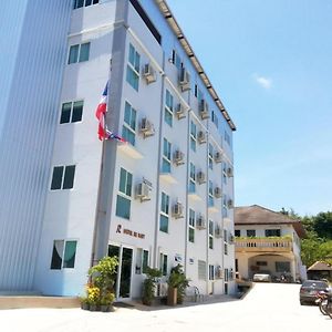 Hotel De Ratt Phuket Exterior photo