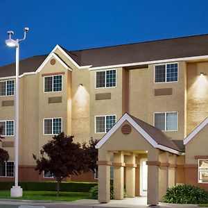 Microtel Inn & Suites Lodi Exterior photo