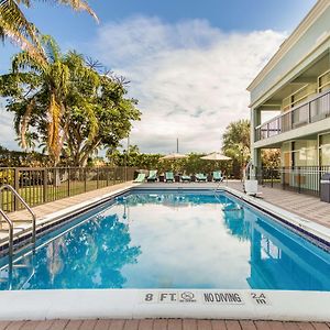 Quality Inn Boca Raton University Area Exterior photo