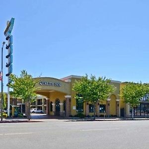 Quality Inn Near Chico State Exterior photo