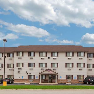 Super 8 By Wyndham Mason City Hotel Exterior photo