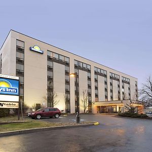 Days Inn By Wyndham Ottawa West Exterior photo