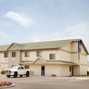 Travelodge By Wyndham Milford Exterior photo