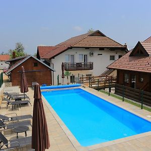 Apartments And Rooms With A Swimming Pool Grabovac, Plitvice - 17514 Rakovica Exterior photo