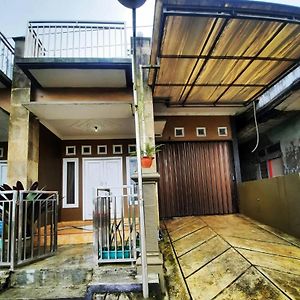 Lotus 1 Homestay Syariah By Luxury Degree Banjarnegara Exterior photo