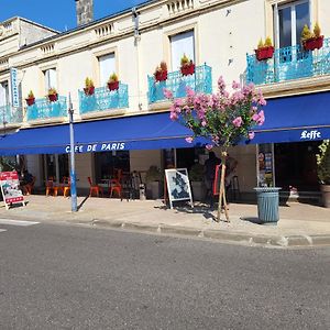 Cafe De Paris Hotel Lesparre-Medoc Exterior photo