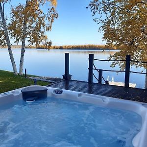 Villa By The River With Beach Sauna And Jacuzzi Rovaniemi Exterior photo