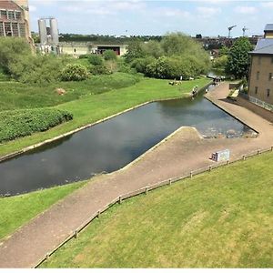 Double Room In A Top Floor Shared Apartment Northampton Exterior photo