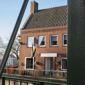 Yep! Slapen Bij De Sluis Bed & Breakfast Blokzijl Exterior photo