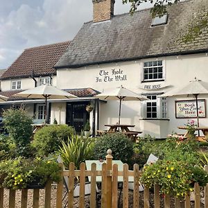 The Hole In The Wall Hotel Little Wilbraham Exterior photo