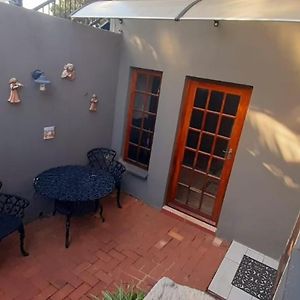 Cozy 1 Bedroom Cottage Johannesburg Exterior photo