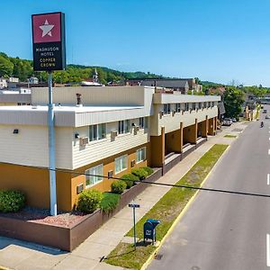 Magnuson Copper Crown Motel Hancock Exterior photo