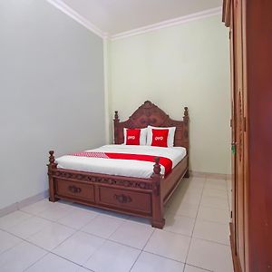 Reddoorz At Guesthouse Oemah Opa Metro Lampung Exterior photo