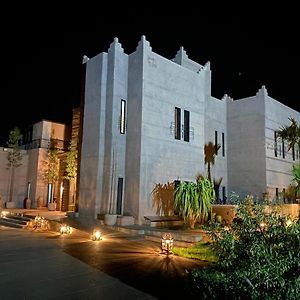 Le Petit Chateau Des Anges Bed & Breakfast Marrakesh Exterior photo