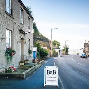 Pinfold Guest House Brighouse Exterior photo