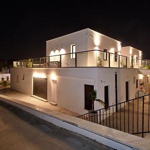 קולינה וארדה Villa Amka Exterior photo