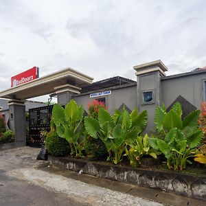 Reddoorz Syariah Near Rs Advent Bandar Lampung Hotel Exterior photo