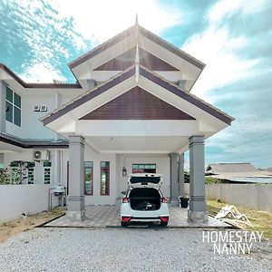 Homestay Nanny Teluk Ketapang Kuala Terengganu Exterior photo