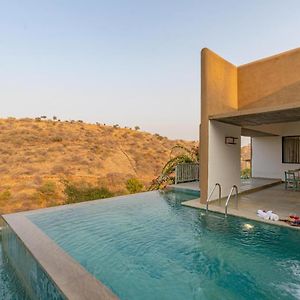 Stayvista'S Sage Scenery - Mountain-View Villa With Infinity Pool & Terrace Udaipur Exterior photo