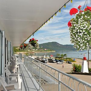 Auberge Sur Mer Charlevoix Hotel Saint-Simeon  Exterior photo