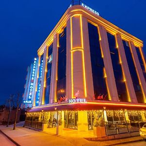 Express Plus Hotel Istanbul Exterior photo