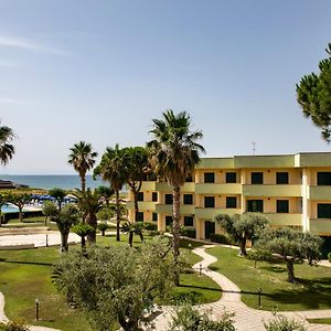 Hotel Village Paradise Mandatoriccio Marina Exterior photo