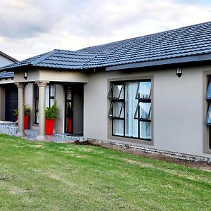 Savanna Buffalo Guest House Witbank Exterior photo