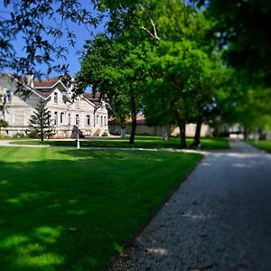 Château Maucaillou Bed & Breakfast Moulis-en-Medoc Exterior photo