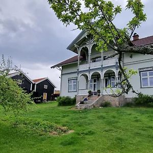 Historisk Opphold Pa Borte Gard Hotel Lunde  Exterior photo