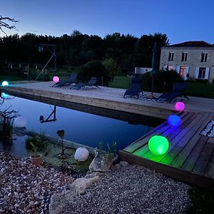 Suite Campagnarde Pres Bordeaux, Vue Sur Les Vignes Au Chateau Camponac Bourg-sur-Gironde Exterior photo