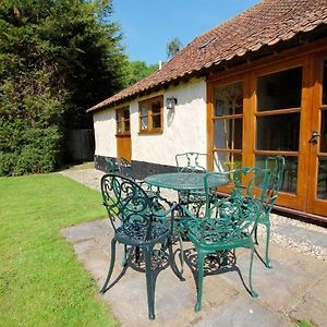 Rectory Barn Villa Ashwellthorpe Exterior photo