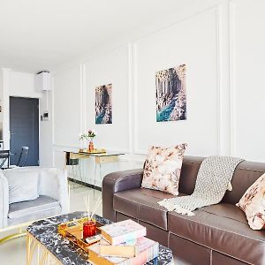 Luxurious Sandton Apartment With Inverter Exterior photo