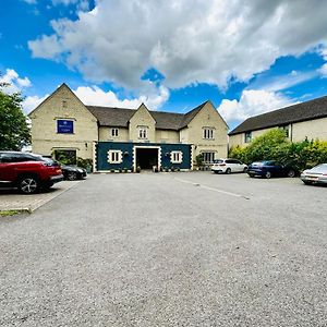 The Churchill Court Hotel Woodstock Exterior photo