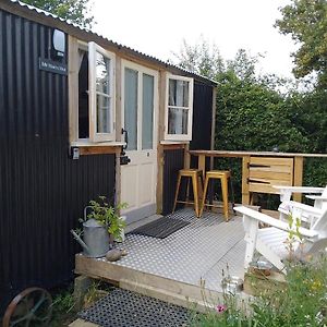 Mr Hares Shepherd Hut Hotel Mellis Exterior photo