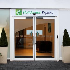 Holiday Inn Express Wakefield, An Ihg Hotel Exterior photo