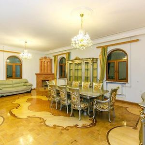 Cozy Villa With Huge Swimming Pools Baku Exterior photo