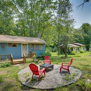 Cozy Becket Cottage Escape With Lake Access! Exterior photo