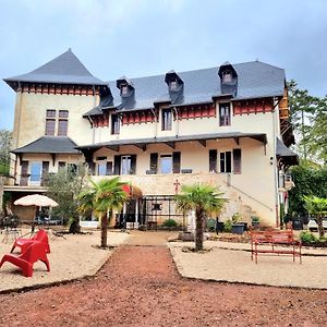 Le Manoir- Cluny Bed & Breakfast Exterior photo