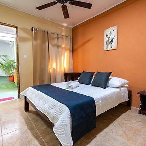 El Cocobolo Food&Rest Room 6 Bed And Breakfast Wifi Ac Pkg Gratis Liberia Exterior photo